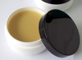 ayak mantarının tedavisi için şifalı bitkilere dayalı merhem